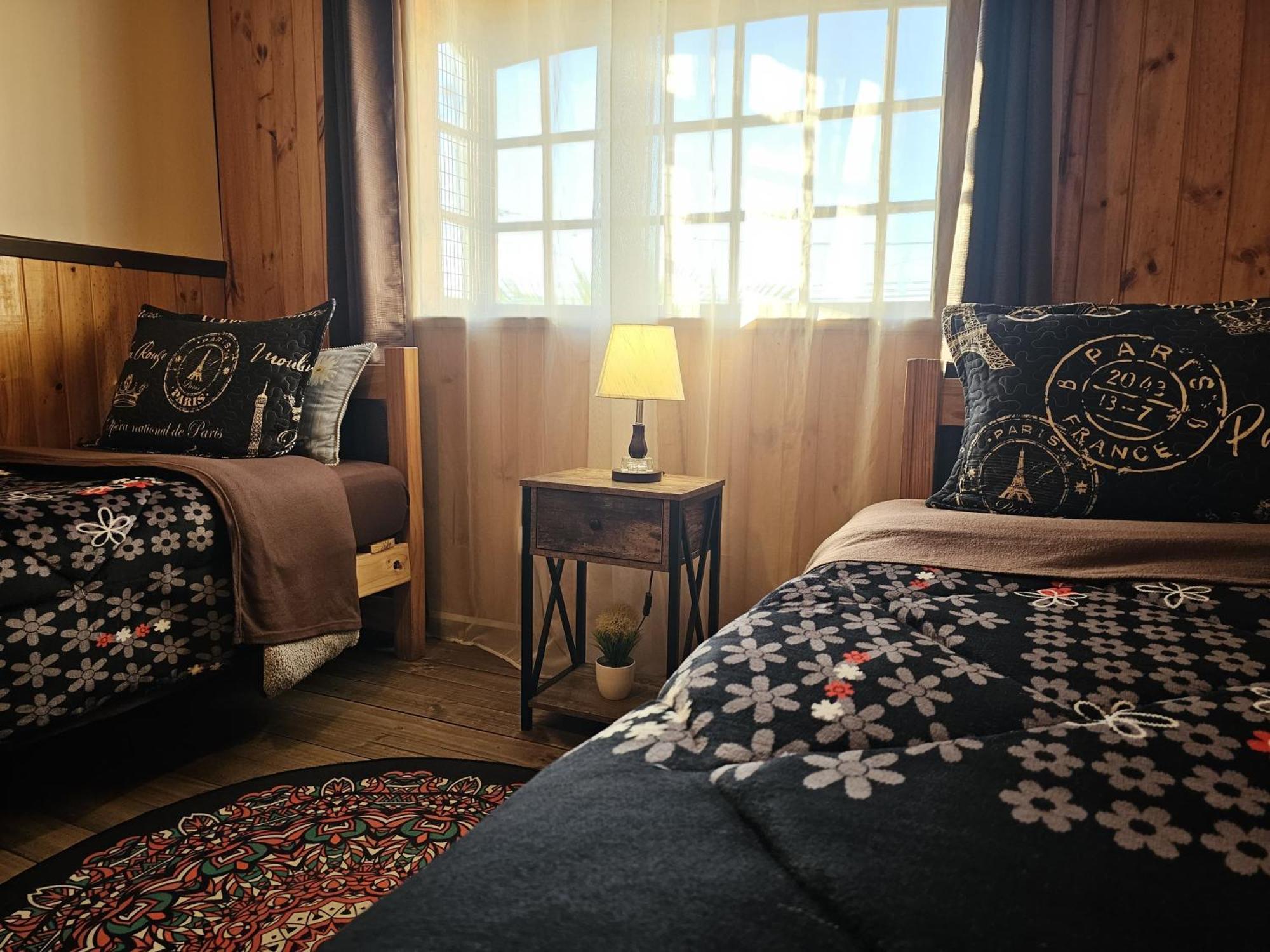 סנטיאגו Hostal Sol Y Luna מראה חיצוני תמונה